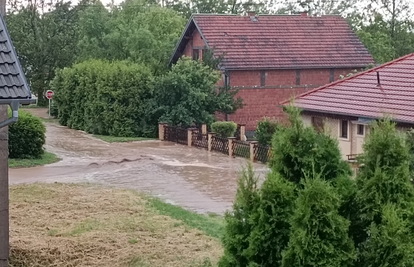 VIDEO Nevrijeme pogodilo Beli Manastir: 'Poplavile su ulice, a dvorišta su nam puna blata'