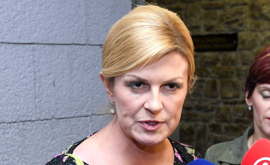 Zagreb: Predsjednica daje izjavu za medije nakon obrane nacrta doktorske teze na FPZg-u