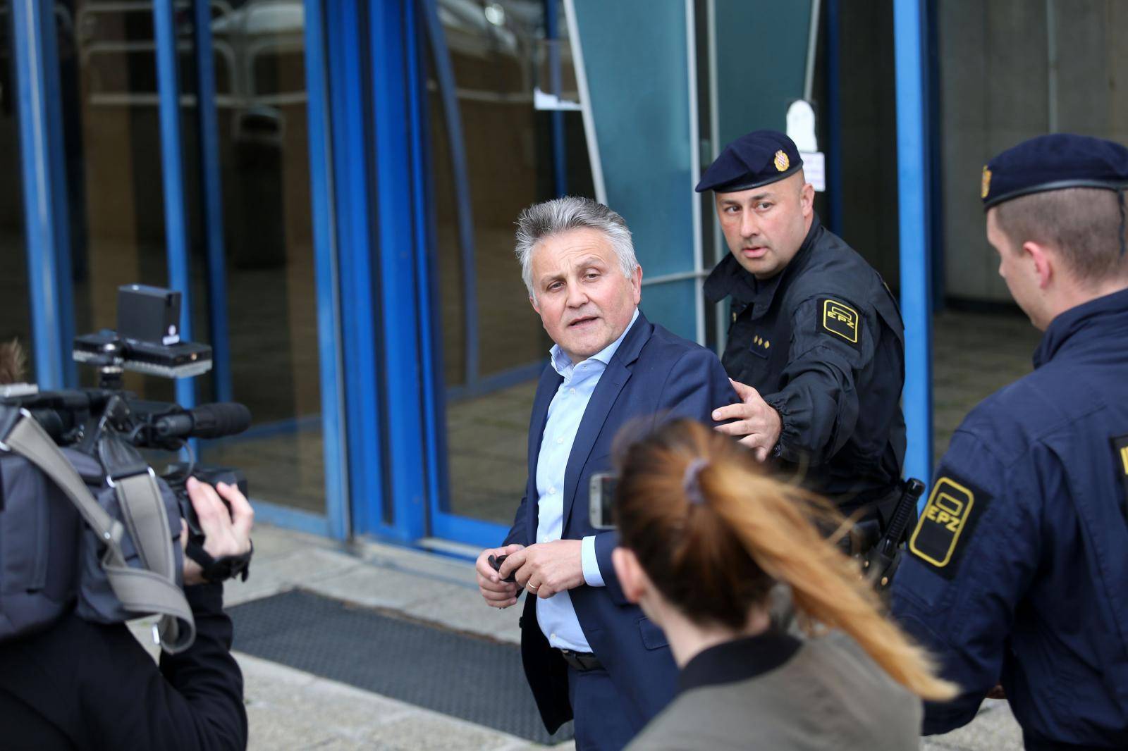 Plenković: Neću o detaljima, Nobilo: Vlada naložila uhićenja