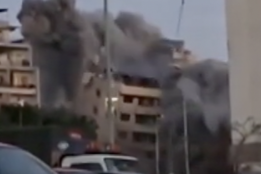 Trenutak ru&scaron;enja zgrade