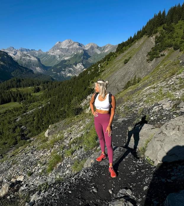 FOTO Zanosna plavuša bodrit će češkog golmana protiv Hrvatske
