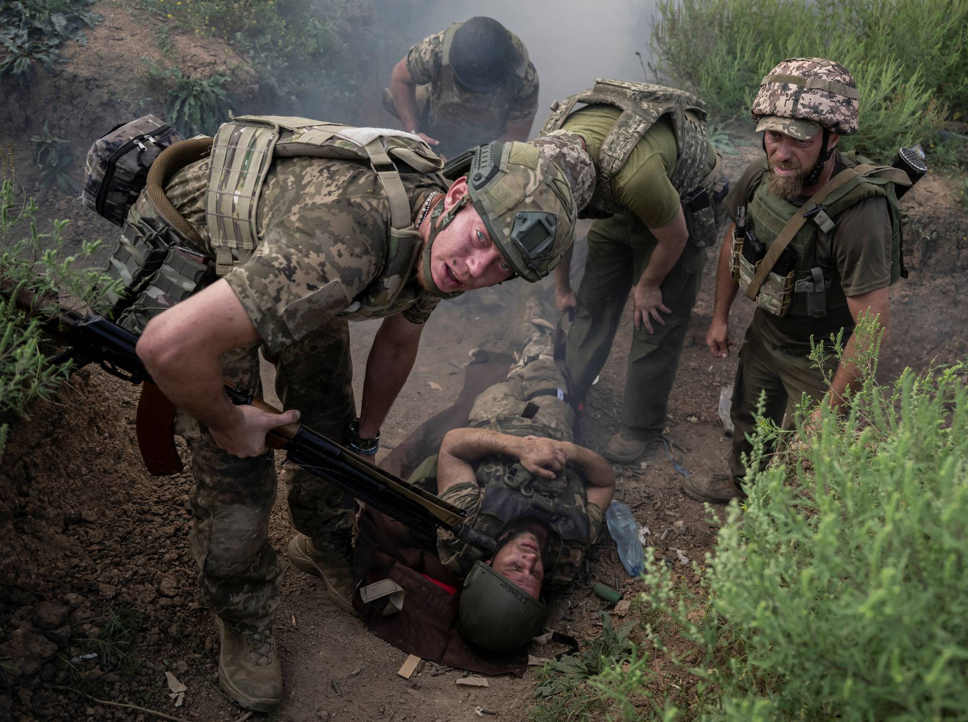 Ukrainian service members attend military drills in Dnipropetrovsk region