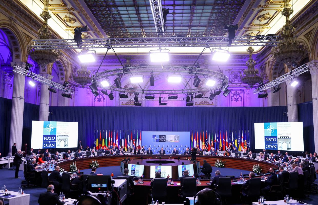 Šefovi diplomacija NATO-a: Poduzet ćemo korake, zaštitit ćemo države od ruskog pritiska