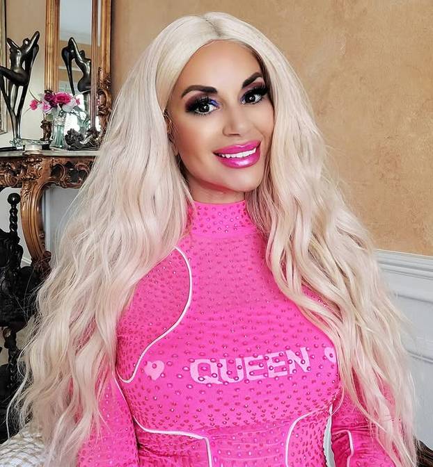 FOTO Ova mama je potrošila 85 tisuća eura da postane barbika: Evo kako je izgledala prije