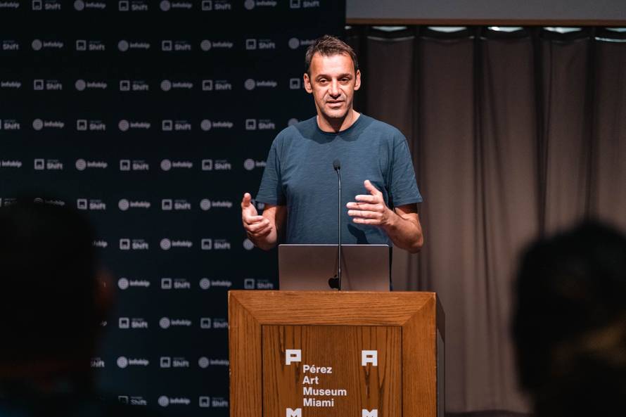 Infobipov prvi Shift u Miamiju okupio tehnološke lidere, ali i oca pucačina Johna Romera