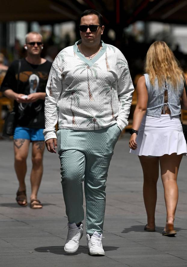 Zagreb: Jan Pance prošetao centrom grada