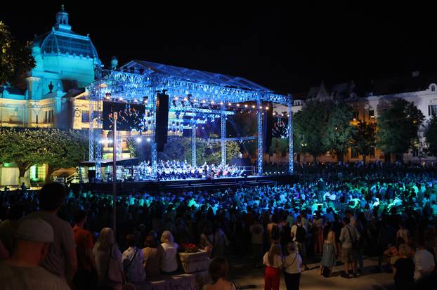 Zagreb: Festival Zagreb Classic na Trgu kralja Tomislava počeo koncertom “San ljetne noći”