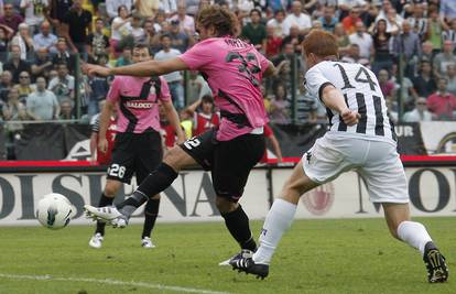 Serie A: Juventus uspješan u Sieni, Udinese bolji od 'viola'