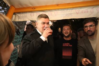 FOTO Milanović uz pivo u ruci uživao na festivalu u Sisku