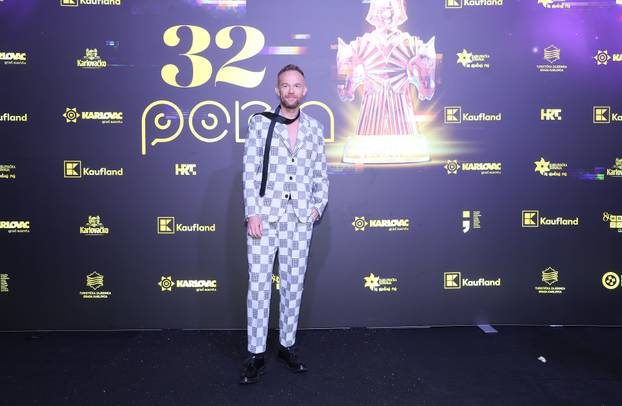 Karlovac: Dolazak uzvanika na 32. dodjelu glazbenih nagrada Porin