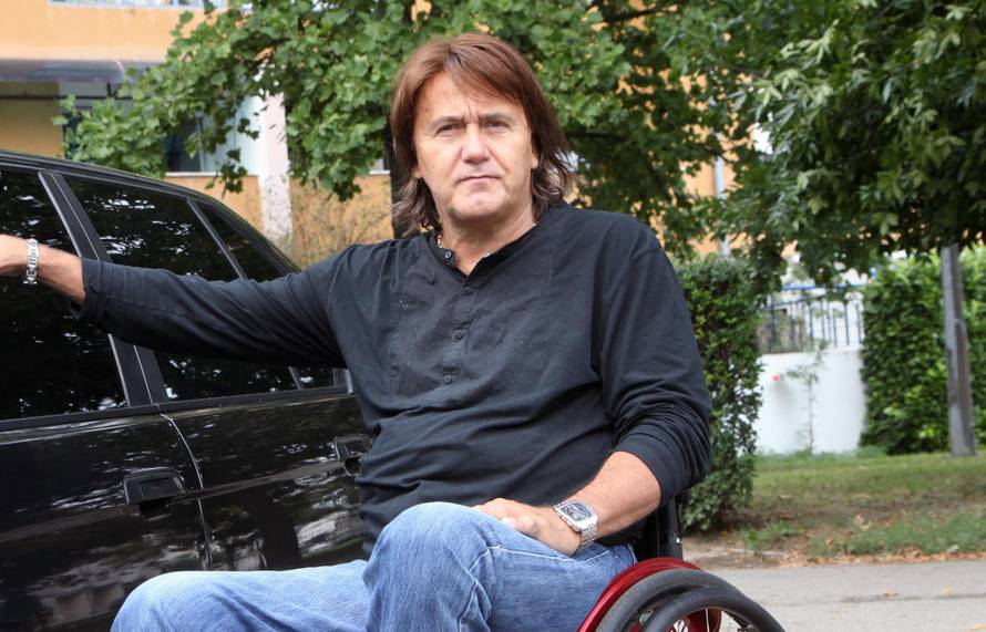 Slomljeni Zdravko Škender na fejsu se oprašta od sina (38)