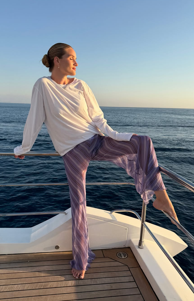 FOTO Wow, kakvo tijelo! Rosie Huntington-Whiteley pokazala trbušnjake i utegnutu guzu