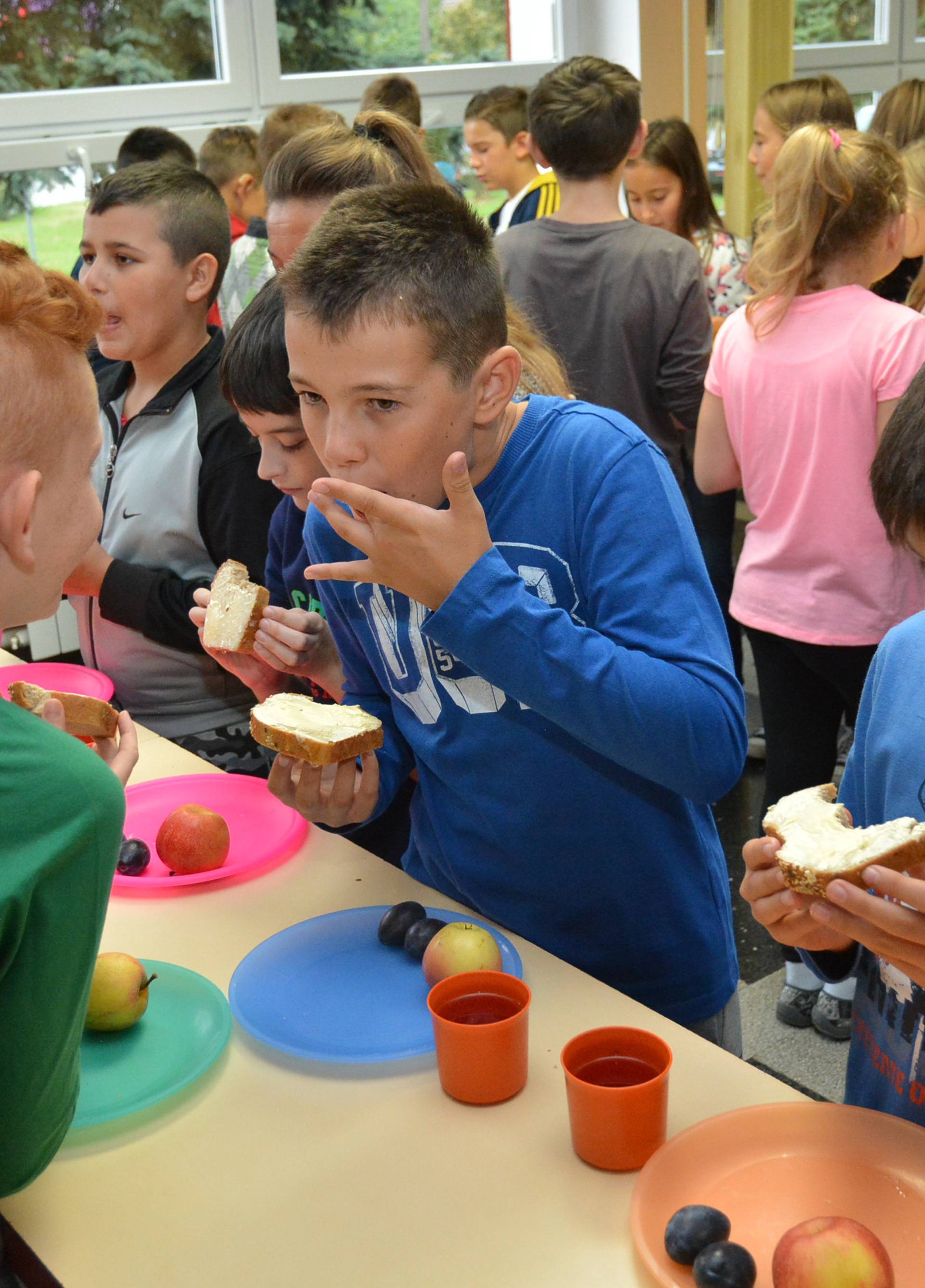 Bjelovarski školarci i klinci u vrtiću jest će zdrav doručak