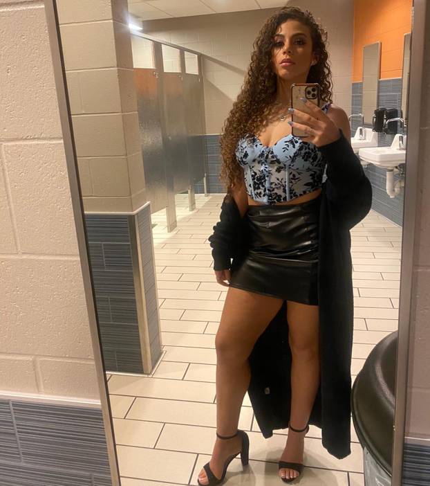 FOTO Ona je 'Bomba', doslovno. Nekad je najavljivala borbe pa promijenila posao. I voli kečera