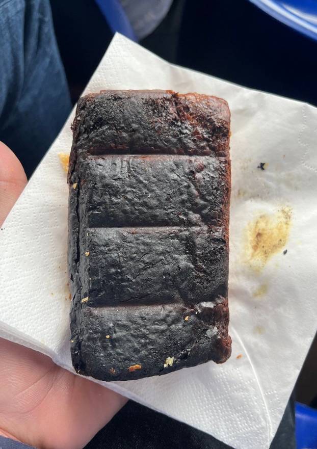 FOTO Biste li to probali? Evo što jedu na stadionima po svijetu