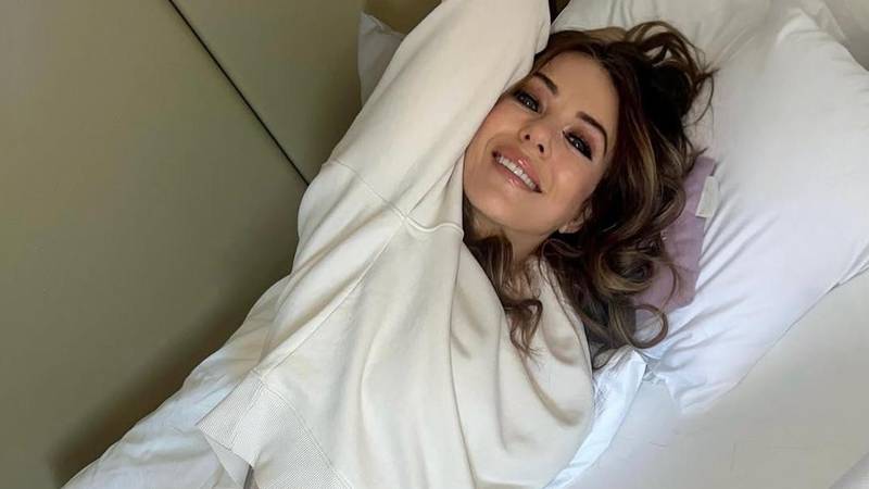 FOTO Elizabeth Hurley (60) se izvijala na krevetu u gaćicama: Otkrila je i tajnu mladog izgleda
