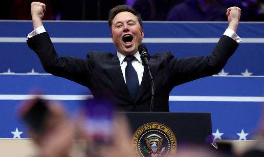 FOTO Kako Musk vidi budu&cacute;nost &ccaron;ovje&ccaron;anstva: Roboti, pohod na Mars,  spajanje mozga i AI-ja...