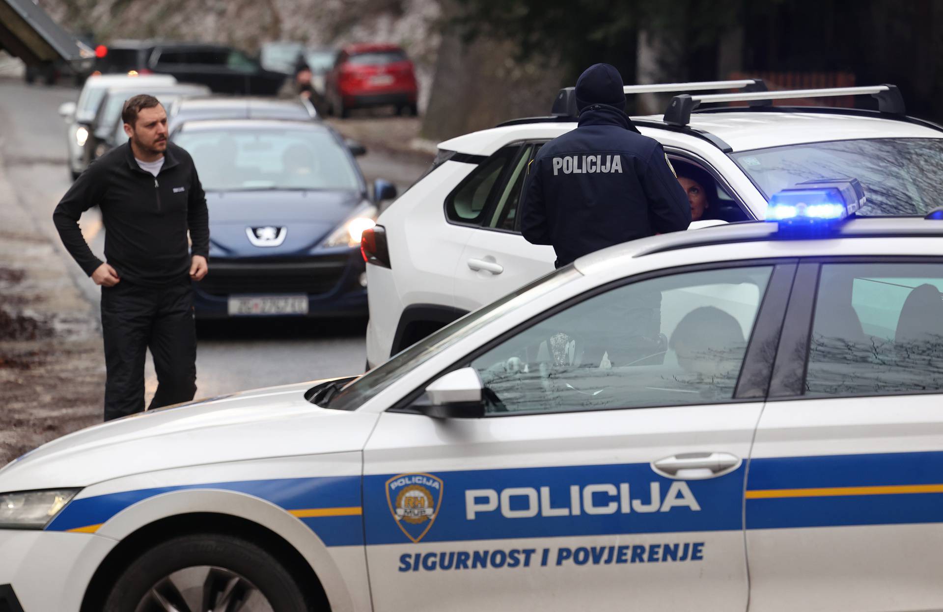 Policija zatvorila sljemensku cestu zbog gužve na vrhu