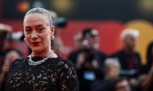 FOTO Hrvatska snaha šokirala je u Veneciji neobičnom haljinom