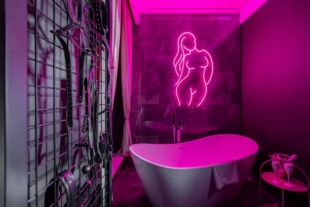 FOTO BDSM stan u Poljskoj je za ljubitelje grube akcije pravi raj!