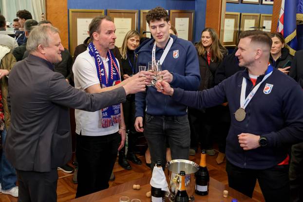 Zadar: Doček zadarskih članova srebrne rukometne reprezentacije