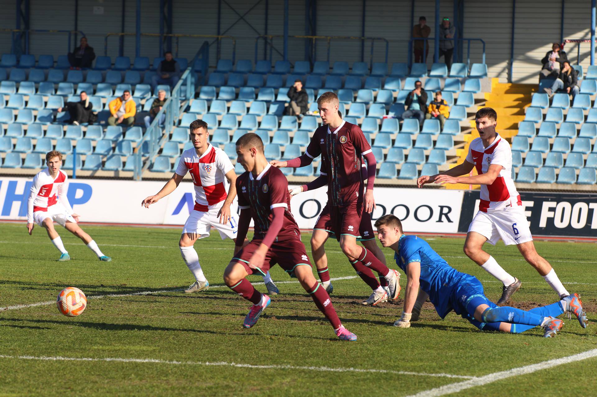 Karlovac:Utakmica Hrvatska - Bjelorusija U-19