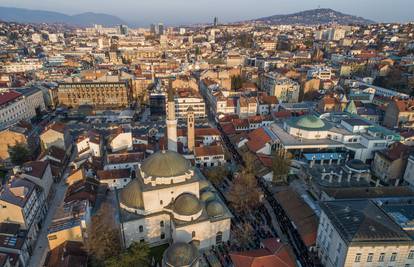 BiH poslodavci zatražili 10.000 radnih dozvola za strance: Domaća radna snaga odlazi...