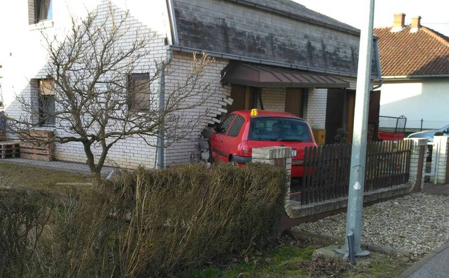 Vozačica (81) sletjela s ceste u Šenkovcu i zabila se u kuću