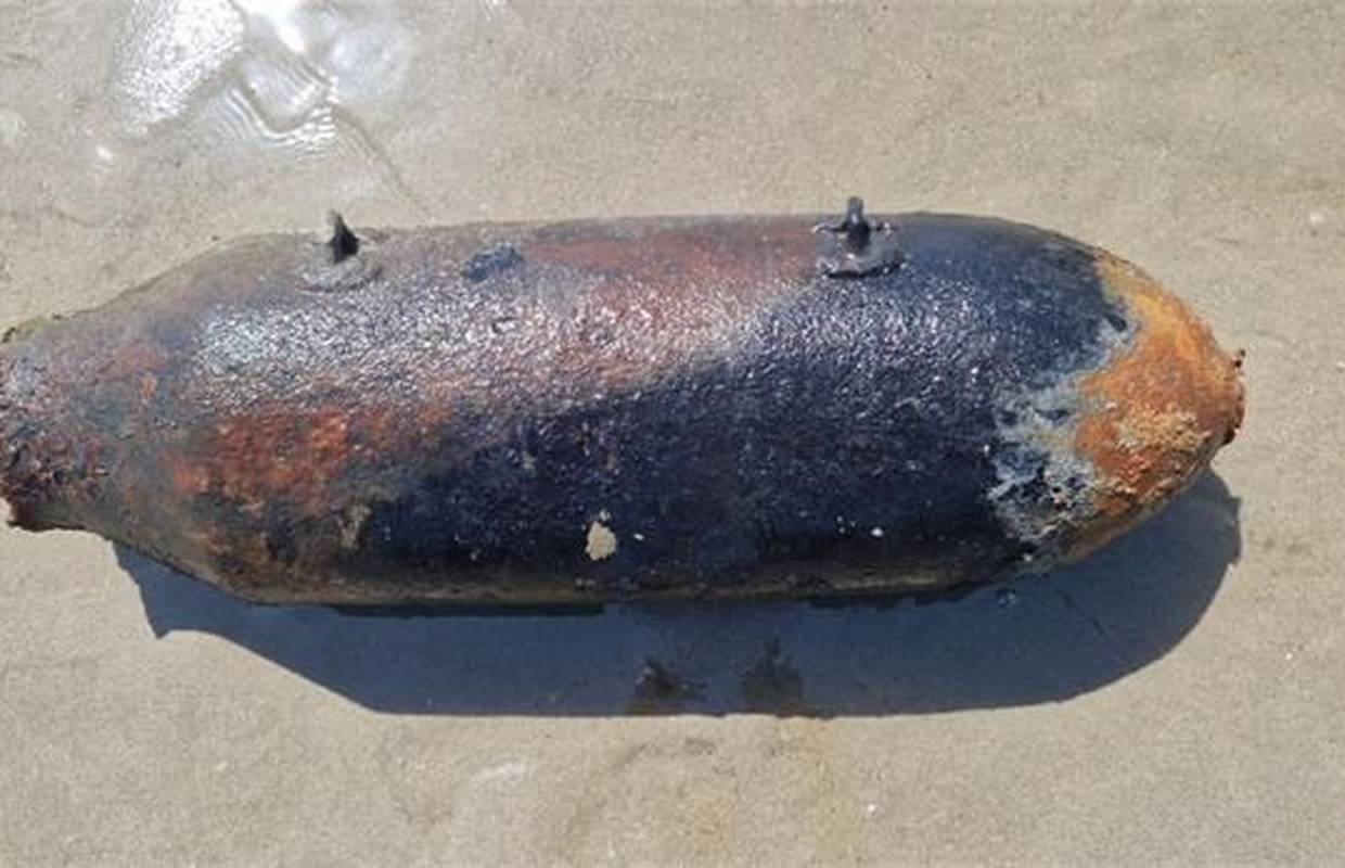 Šetao uz nizak vodostaj Drave kod Osijeka i našao bombu iz II. svjetskog rata tešku 150 kg