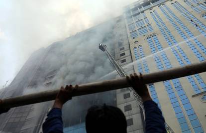 Planuo neboder od 19 katova: 'Neki su u očaju skočili u smrt'
