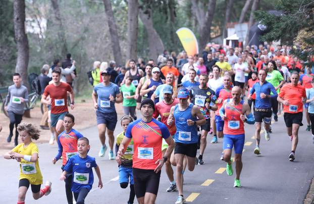 Split: Održan 20. Božićno-Novogodišnji maraton, sudjelovao i Valent Sinković