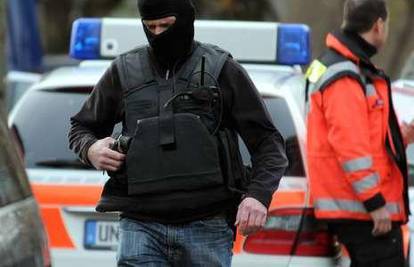 Njemačka: Dva učenika su prijetila oružjem učiteljici