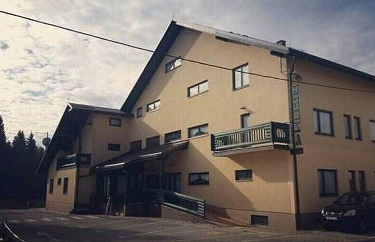 Gorio hotel u Gorskom kotaru: Požar je gasilo 34 vatrogasca