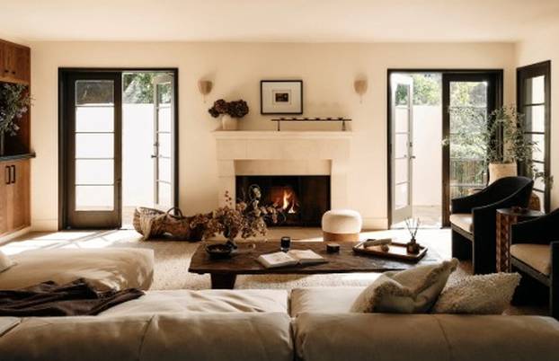 FOTO Nostalgija je bila ključ: Ovo je namještaj koji potpisuje glumica Pamela Anderson