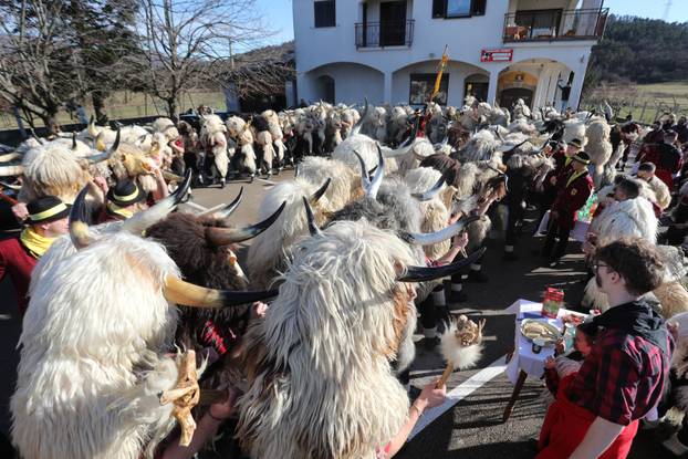 Grobnički dondolaši obilaze sela na Grobinštini.