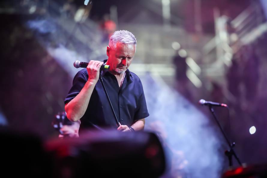 Koncert "Imotski ne zaboravi" na kojem nastupaju Bulić, Zečić i Thompson