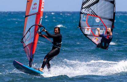 FOTO Zrinka Ljutić surfala je s legendom sporta na Kanarima: Dao mi je neke trikove i savjete