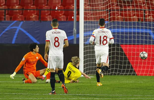 Champions League - Round of 16 First Leg - Sevilla v Borussia Dortmund