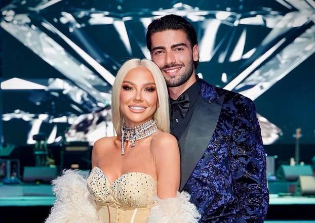 FOTO Ovako je sve počelo: Maja i Šime u spotu razmjenjivali nježnosti, očito nisu glumili