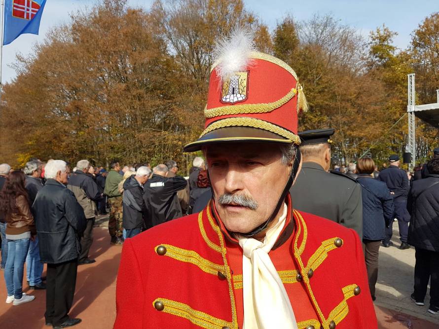 Movember: Pogledajte galeriju brkova koji puštaju čitatelji