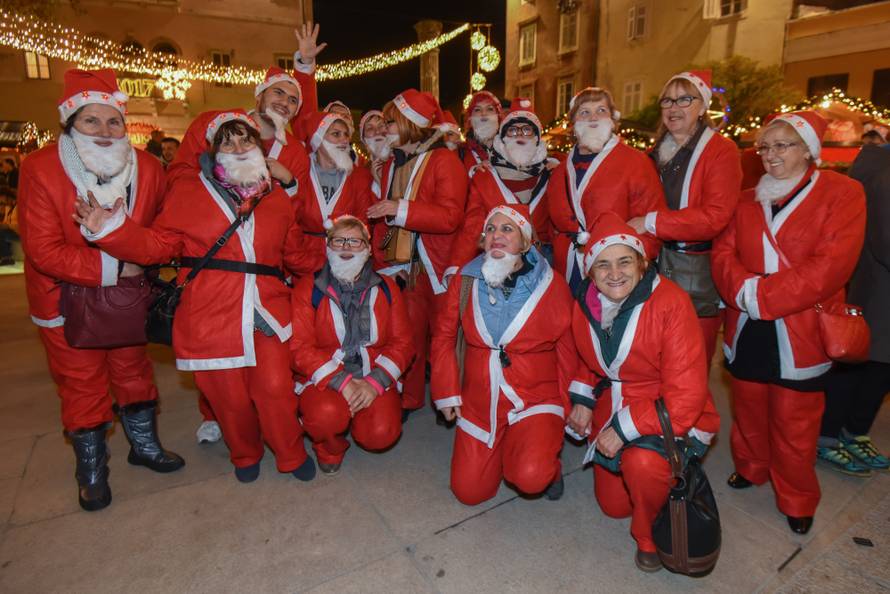 Advent u Zadru: Veseli Djedovi Božićnjaci protrčali su gradom