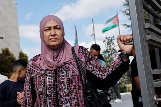 Hostages-prisoners swap deal between Hamas and Israel