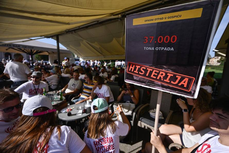 Zagreb: Okupljanje prosvjednika Hodaj za Liku, hodaj za Hrvatsku