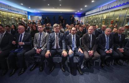 Mnogo je prepreka, a Plenković i Tomašević slave višegodišnje kašnjenje sa Maksimirom...