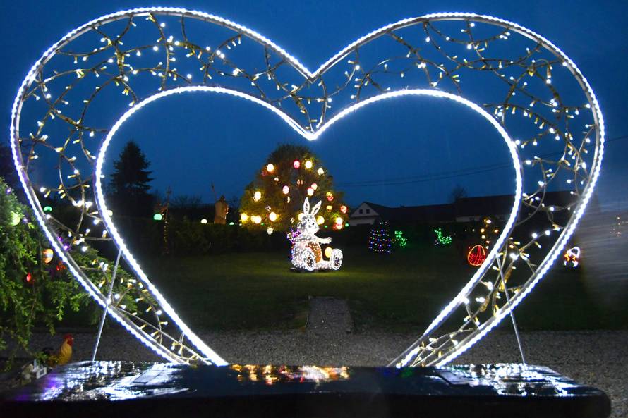 Grabovnica: Uskrsna čarolija svijetla obitelji Salaj