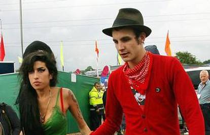 Blake ženi Amy Winehouse iako je zaprosio drugu?