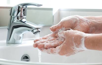 Pranje ruku hladnom ili toplom vodom jednako ubija bakterije
