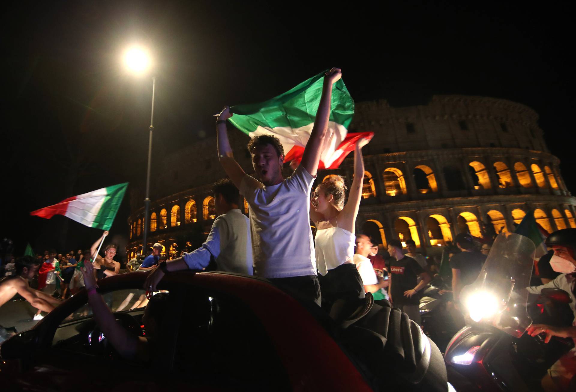 Euro 2020 - Final - Fans gather for Italy v England