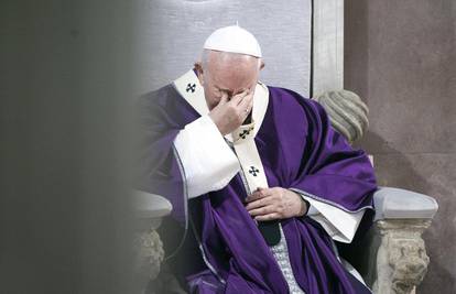 Papa Franjo će zbog prehlade propustiti duhovnu obnovu