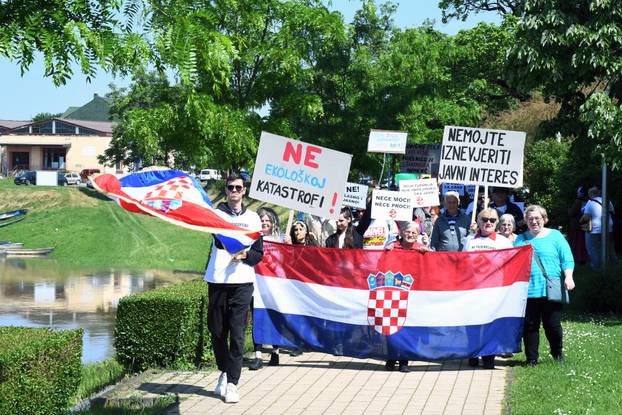 Sisak: Prosvjed protiv izgradnje klaonice peradi i bioplinskog postrojenja